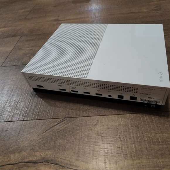 XBOX 1 - Picture 2 of 4